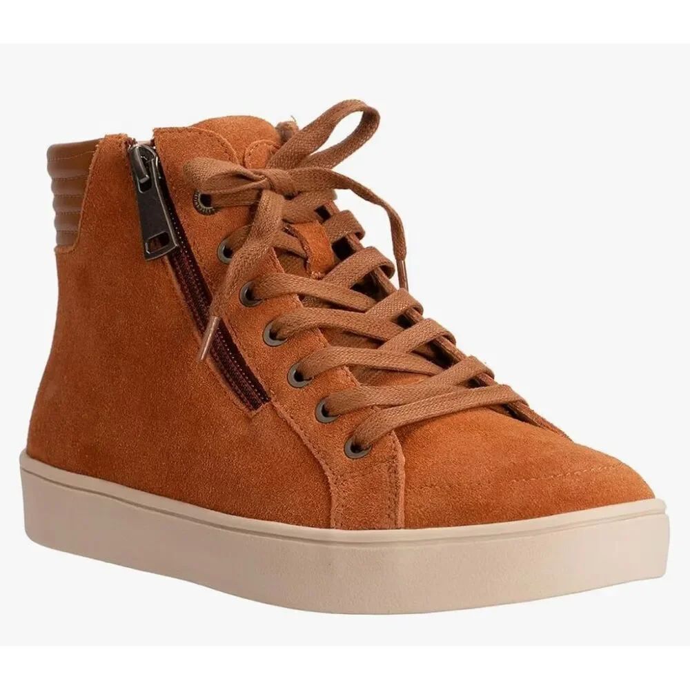 REVITALIGN Women's Wrigley High Top Sneaker - Size 5